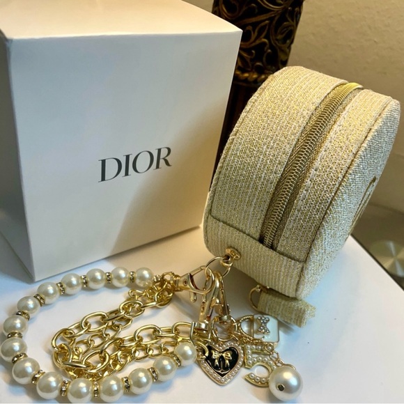 Dior - Picture 3 of 14